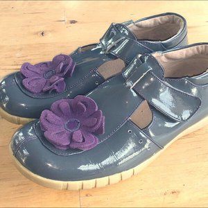 Livie and Luca Girls Patent Leather Shoes Sz 4